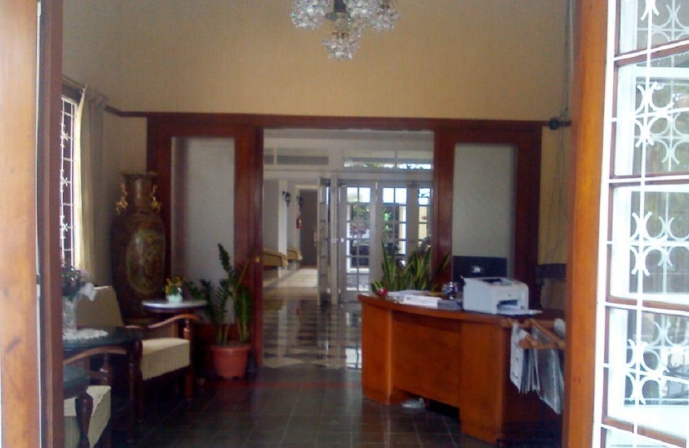 La Nostalgie Boutique Guest House Бандунг Экстерьер фото