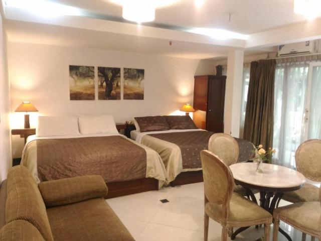 La Nostalgie Boutique Guest House Бандунг Экстерьер фото